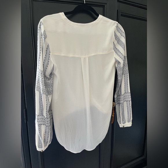 Veronica Beard blouse, size 6 - Picture 4 of 6